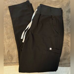 Black figs scrub bottoms